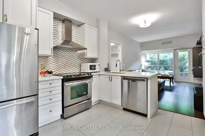 Condo Apartment in Vaughan