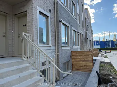 Condo Townhouse in Vaughan