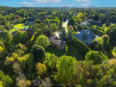Detached in King