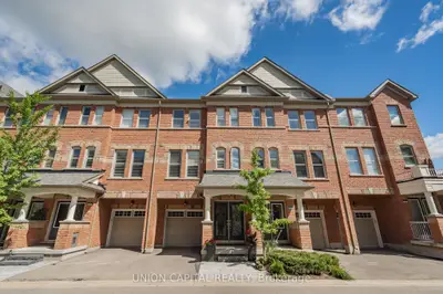Att/Row/Townhouse in Vaughan