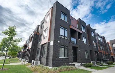 Condo Townhouse in Richmond Hill