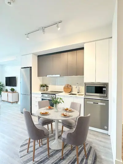 Condo Apartment in Vaughan