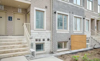 Condo Townhouse in Vaughan