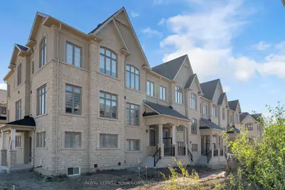 Att/Row/Townhouse in Markham