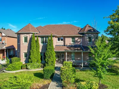 Detached in Aurora