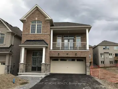 Detached in East Gwillimbury