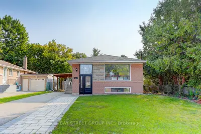 Detached in Richmond Hill
