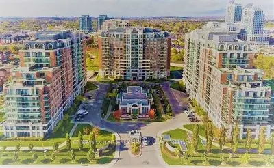 Condo Apartment in Richmond Hill