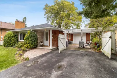 Detached in Newmarket