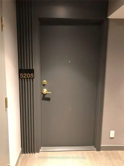Condo Apartment in Vaughan