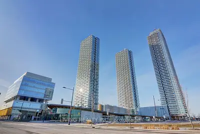 Condo Apartment in Vaughan