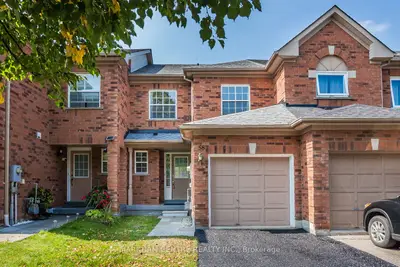 Att/Row/Townhouse in Aurora