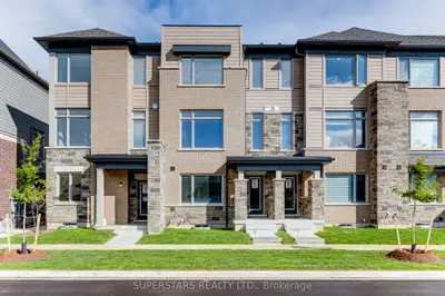 Att/Row/Townhouse in Whitchurch-Stouffville
