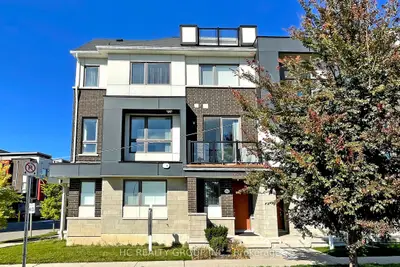 Condo Townhouse in Markham