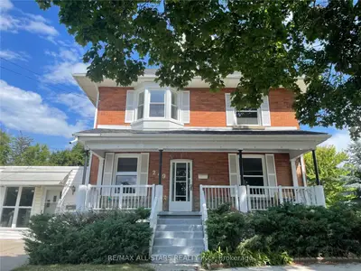 Triplex in Markham