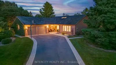 Detached in King