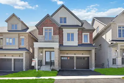 Detached in Richmond Hill