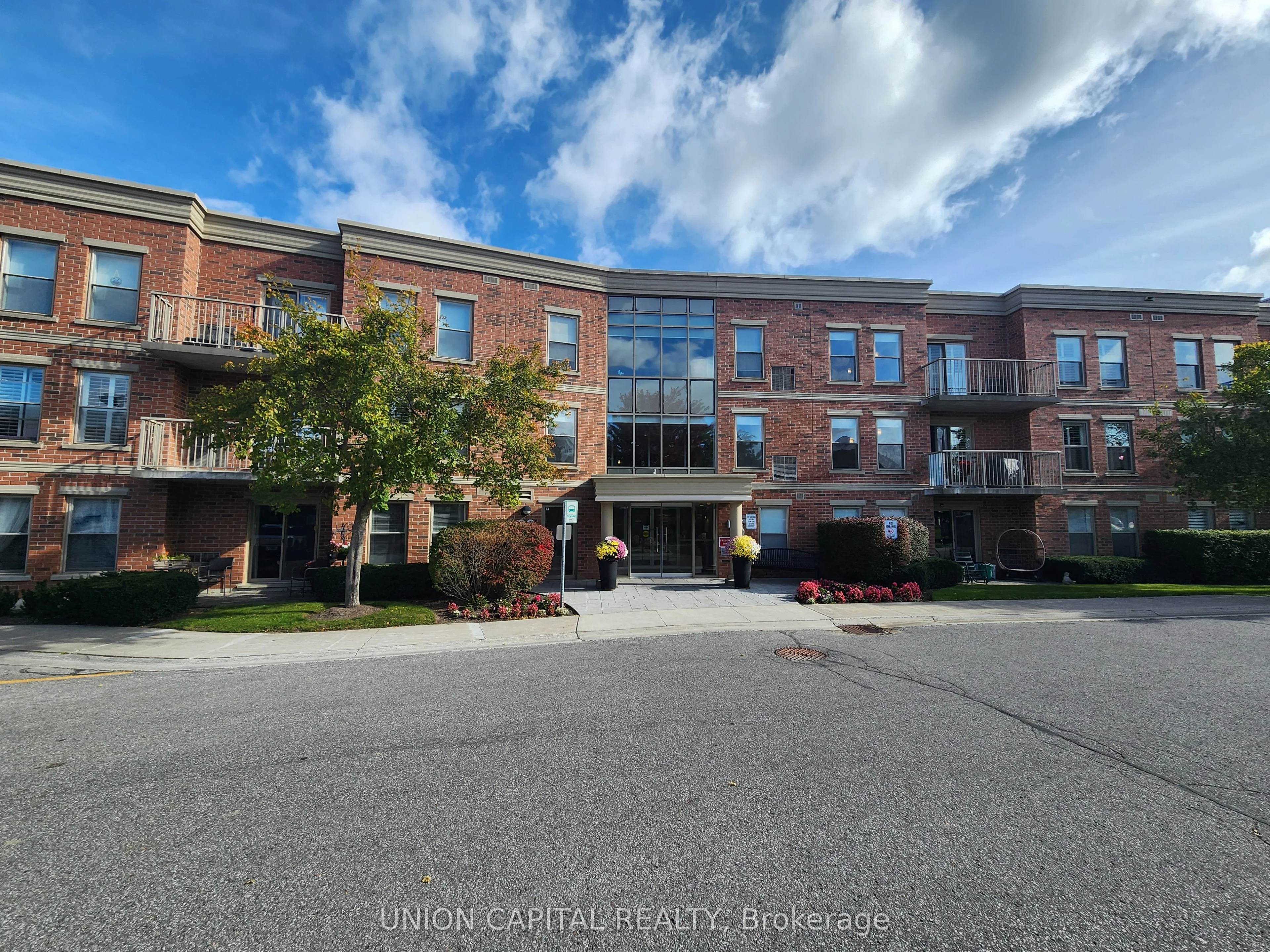 22 James Hill Court 315, Uxbridge, On L9p 1y6