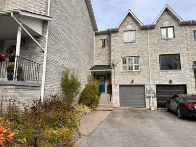 Att/Row/Townhouse in Georgina