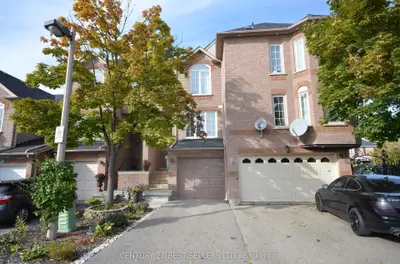 Condo Townhouse in Vaughan