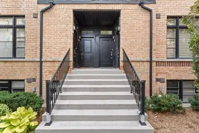 Condo Townhouse in Vaughan