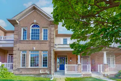 Att/Row/Townhouse in Markham