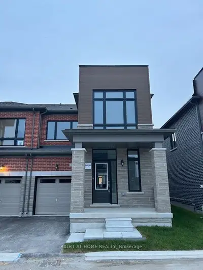 Att/Row/Townhouse in Aurora