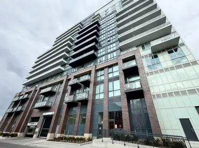 Condo Apartment in Vaughan