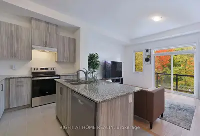 Att/Row/Townhouse in Vaughan