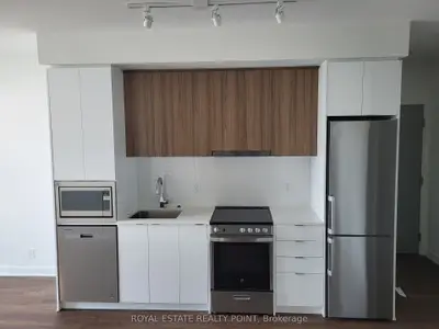 Condo Apartment in Vaughan