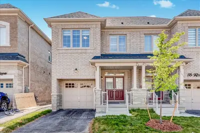 Att/Row/Townhouse in Markham