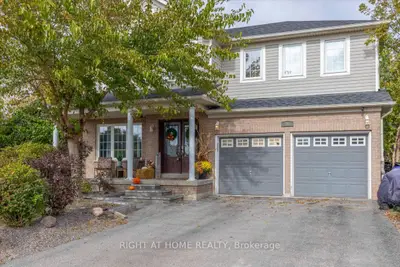 Detached in Essa