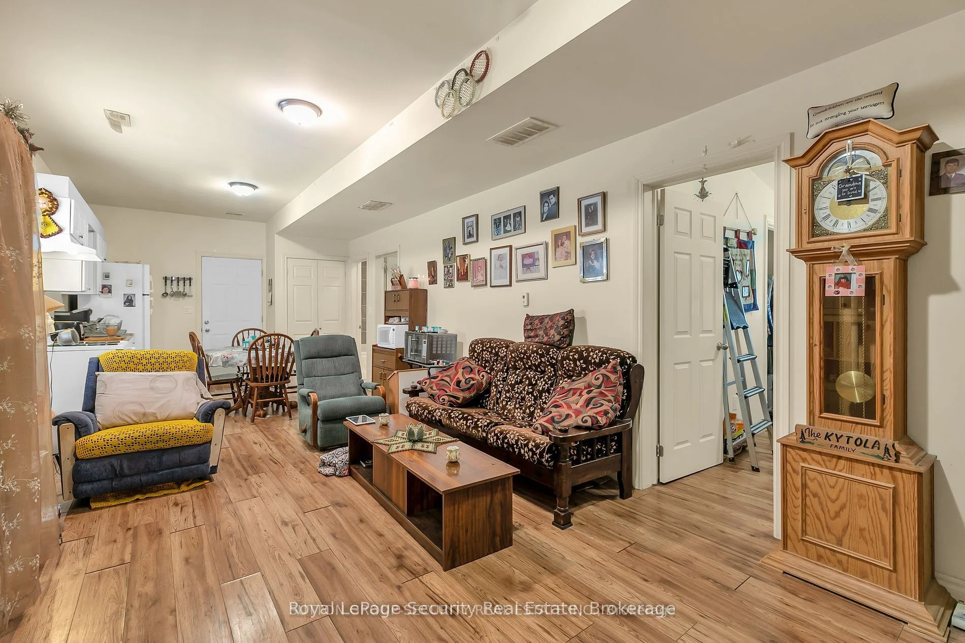 2102 Victoria Street E, Innisfil, ON L9S 1K4