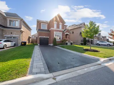 Detached in Bradford West Gwillimbury
