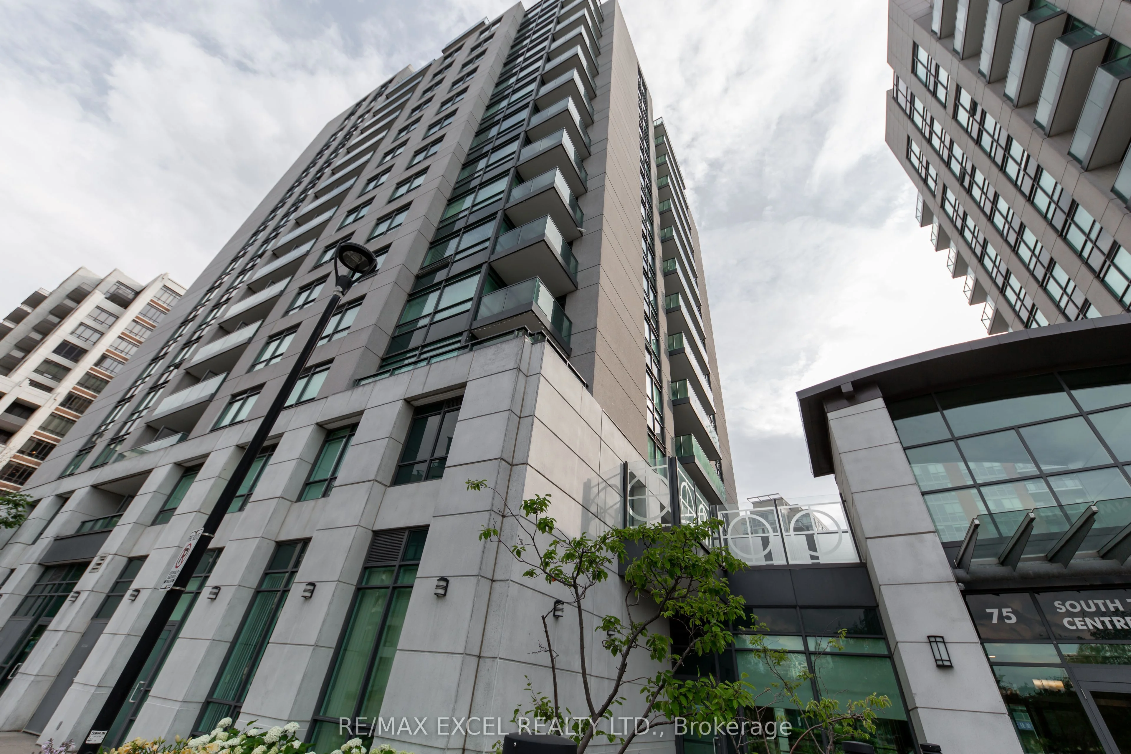Condo Apartment in Markham