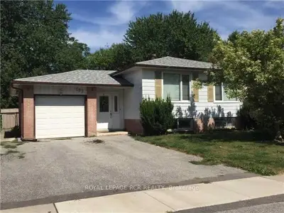 293 Towercrest Drive, Newmarket, On L3y 1c1