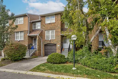 Condo Townhouse in Markham