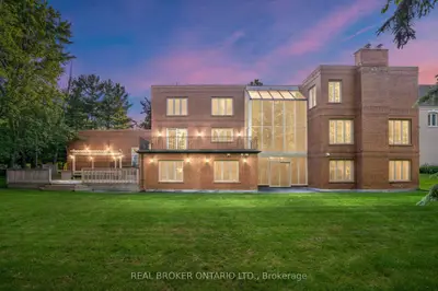 Detached in Richmond Hill