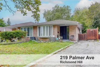 Semi-Detached in Richmond Hill
