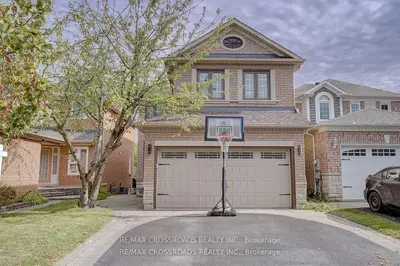 Detached in Aurora