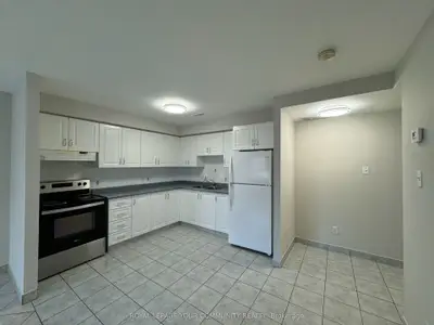 Condo Apartment in Richmond Hill