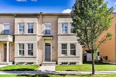 Att/Row/Townhouse in Markham