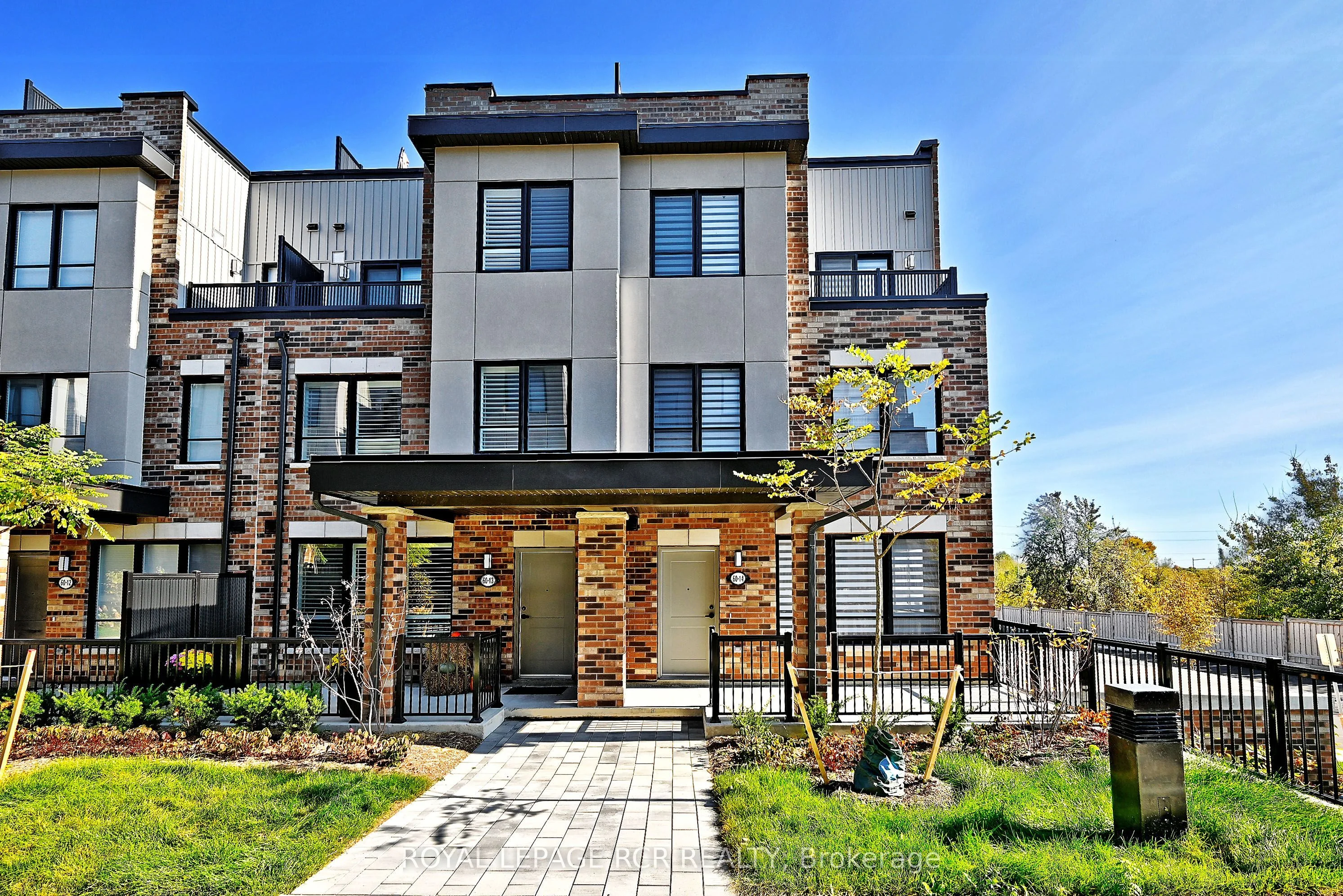 60 Baynes Way 14, Bradford West Gwillimbury, On L3y 4m3