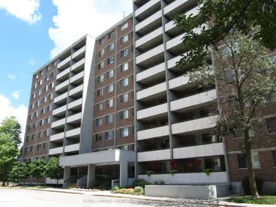Condo Apartment in Newmarket