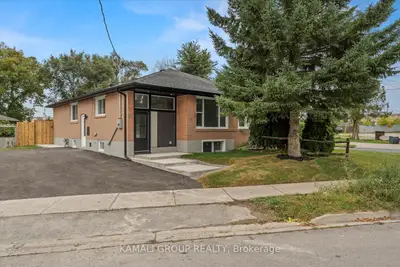 Semi-Detached in Newmarket
