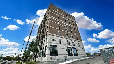 Condo Apartment in Whitchurch-Stouffville