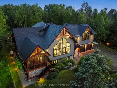 Detached in Essa