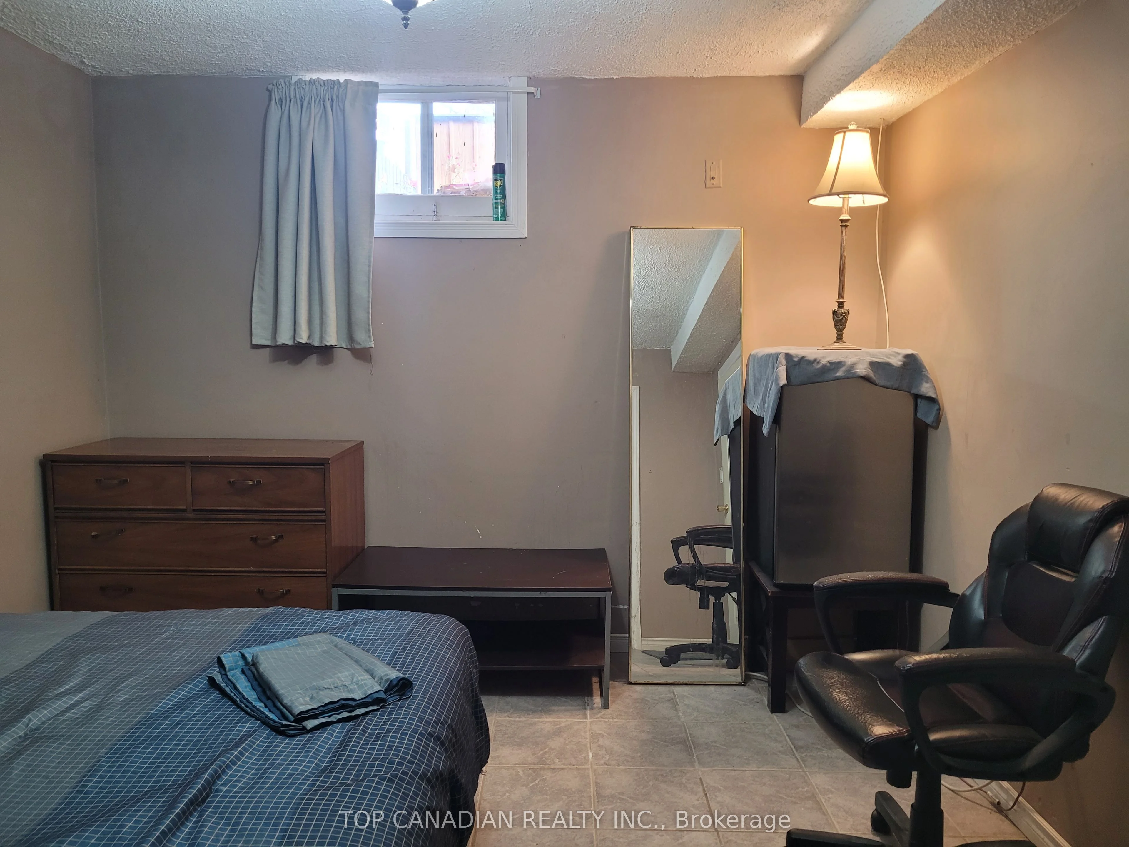 111 Bayview Parkway, Newmarket, ON L3Y 3W2