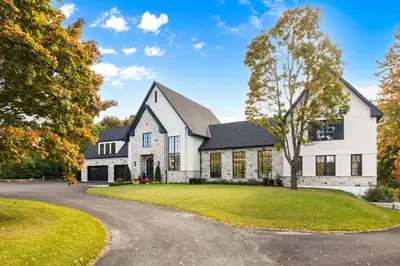 Detached in King