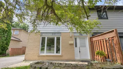 158 Meadowbank Road, Newmarket, On L3y 4y2